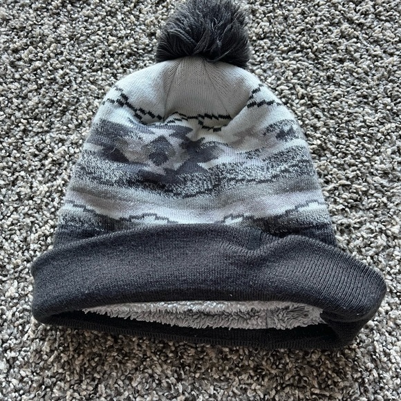 Eddie Bauer Black & Gray Knit Beanie – Adult Unisex Winter Hat – Cozy & Warm - Picture 2 of 4